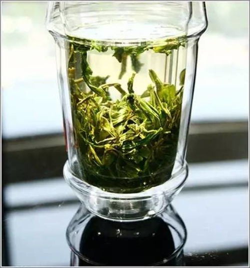 品茶闻香 上善若水,静心品茗 茶性如水的诠释
