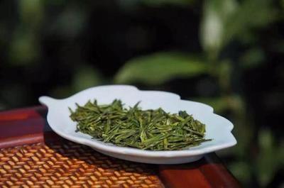 评茶独家视频来了!西湖龙井茶质量鉴定中心今天成立,正宗的和其它产区怎么区分?